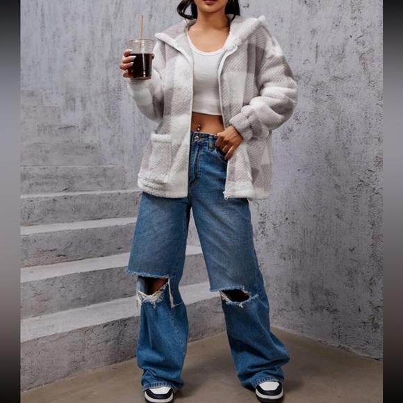 Cozy Buffalo plaid lantern sleeve hoodie teddy jacket - Picture 3 of 5